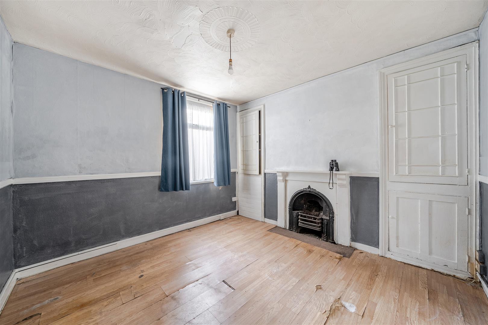 Carmarthen Road, Gendros, Swansea, SA5 8JH